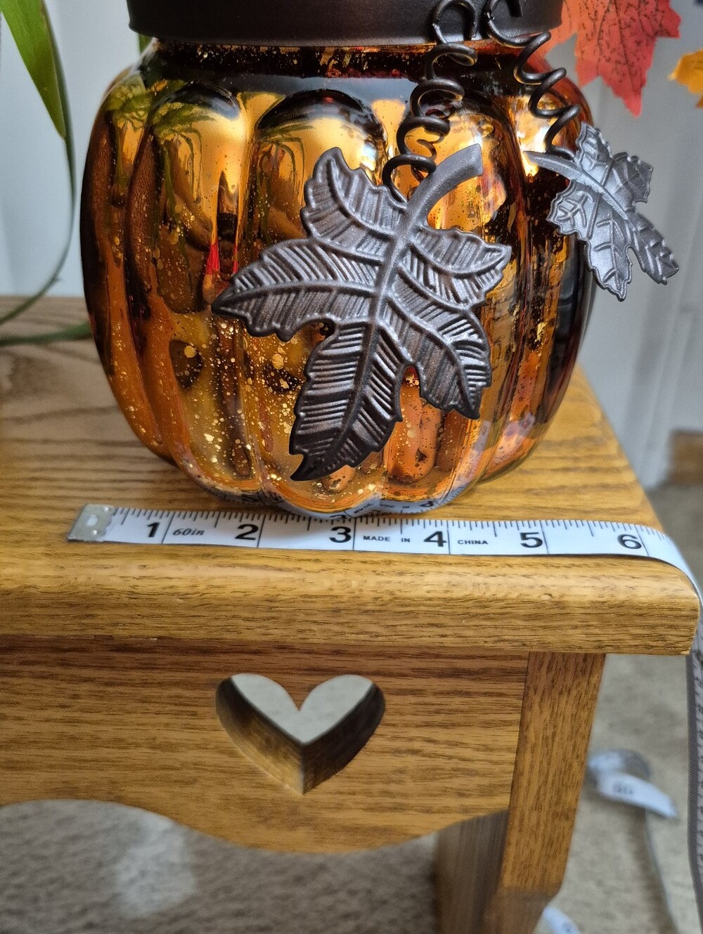 Hallmark Glass Pumpkin Candle Holder with Battery Operated Candle. NEW WITH TAGS - Picture 9 of 10